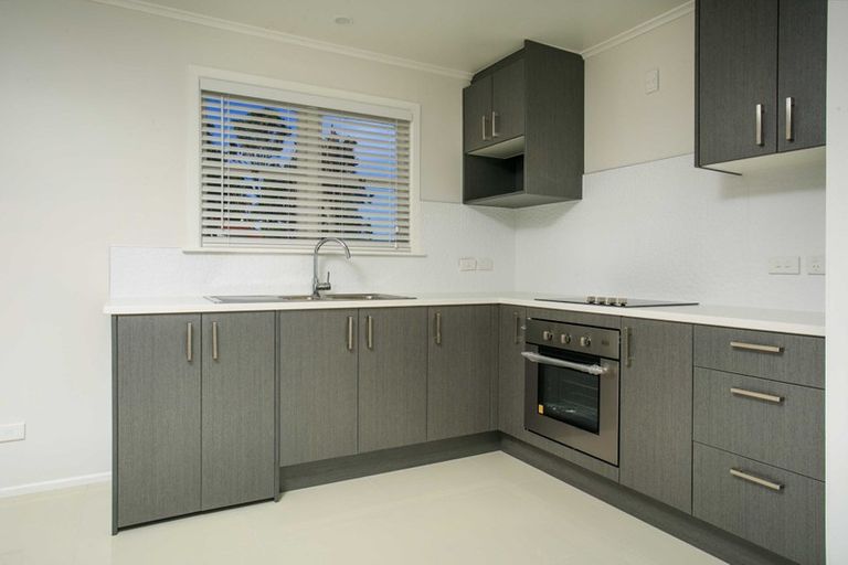 Photo of property in 2 Frizell Street, Beach Haven, Auckland, 0626