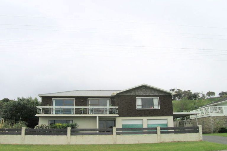 Photo of property in 30 Moana Road, Okitu, Gisborne, 4010