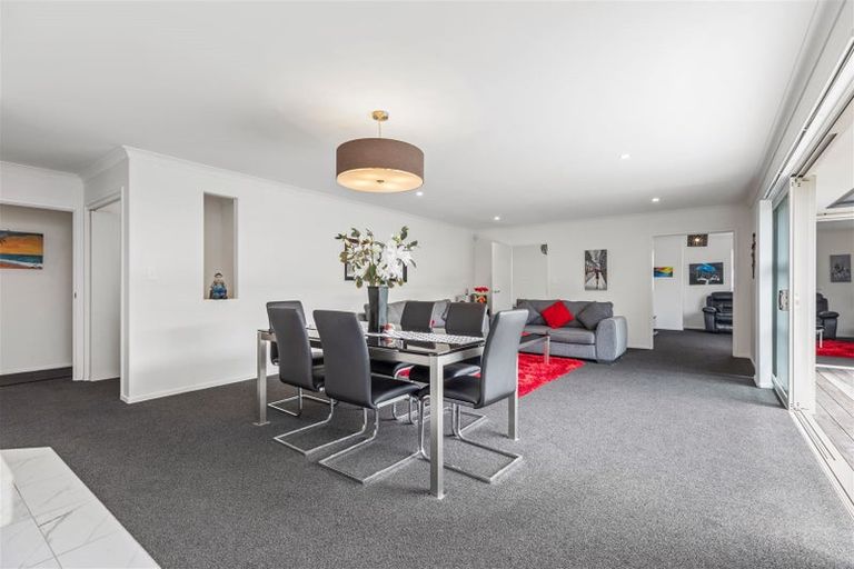 Photo of property in 93 Sandhurst Drive, Papamoa Beach, Papamoa, 3118