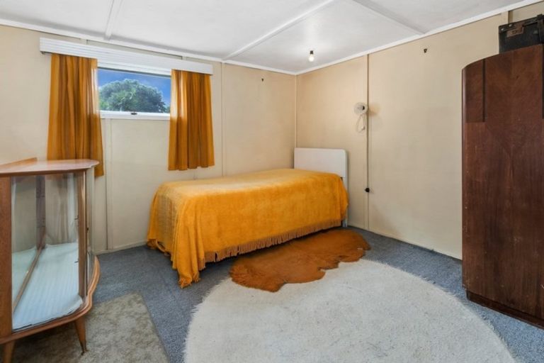 Photo of property in 75 Walmer Road, Point Chevalier, Auckland, 1022