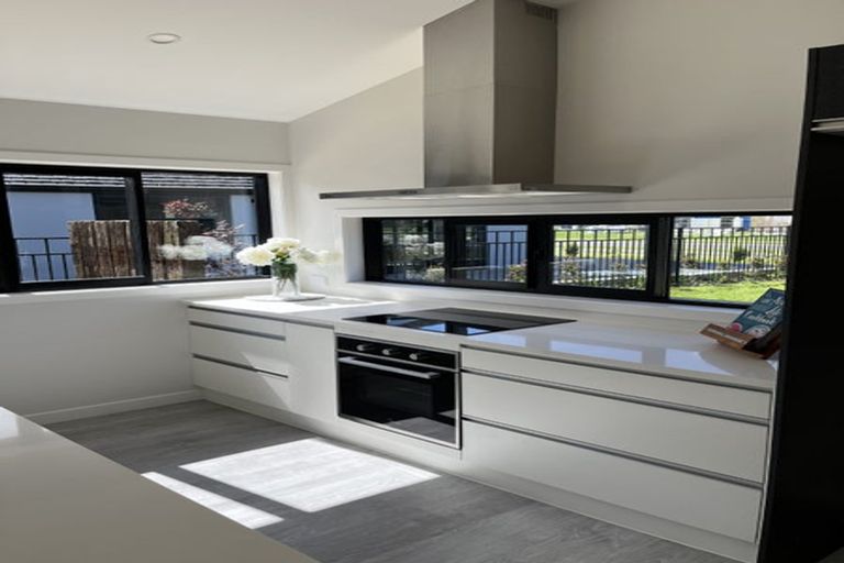 Photo of property in 4 Ngaroma Crescent, Whitianga, 3510