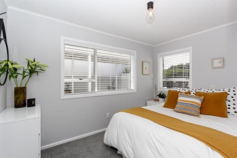 Photo of property in 185 Mangorei Road, Merrilands, New Plymouth, 4312