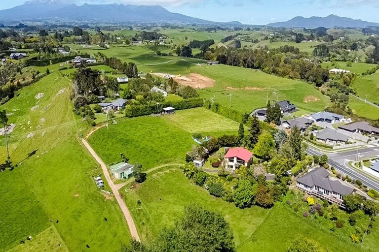 Photo of property in 481 Carrington Road, Hurworth, New Plymouth, 4371