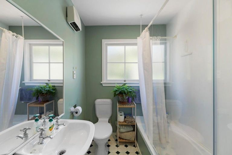 Photo of property in 34 Cardigan Street, Arrowtown, 9302