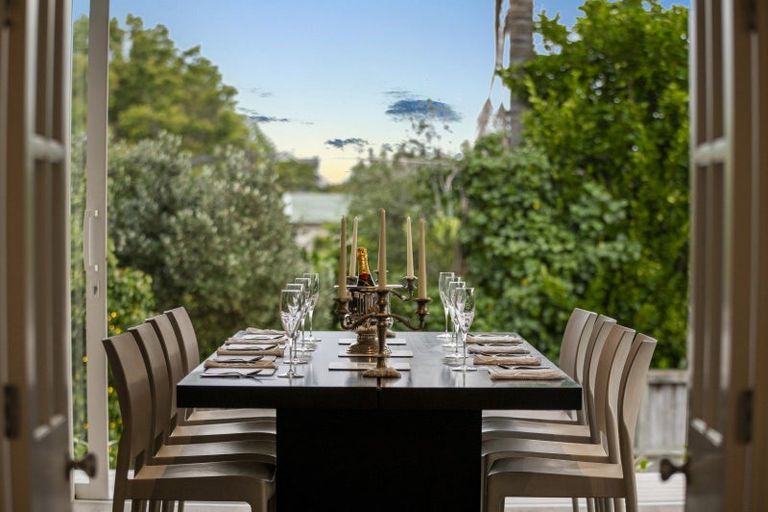 Photo of property in 11 Ewen Alison Avenue, Devonport, Auckland, 0624