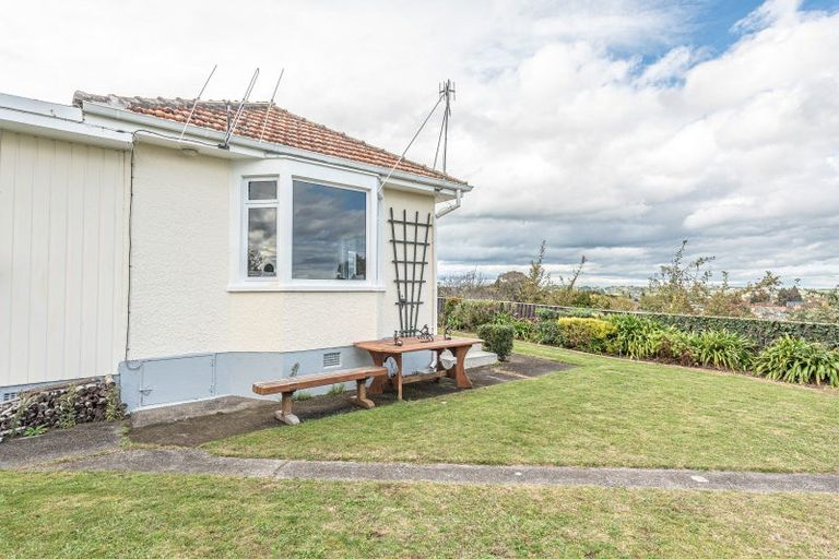 Photo of property in 6 Bristow Street, Saint Johns Hill, Whanganui, 4501