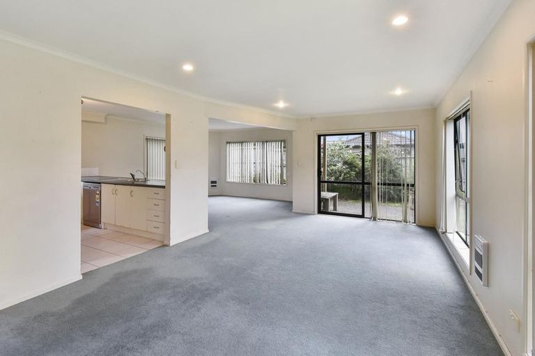 Photo of property in 41 Kellaway Drive, East Tamaki, Auckland, 2013