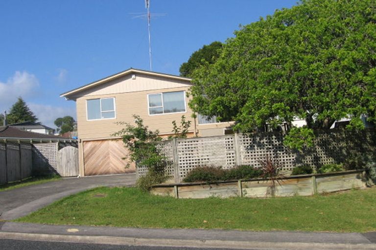 Photo of property in 29 Halberg Street, Glenfield, Auckland, 0629