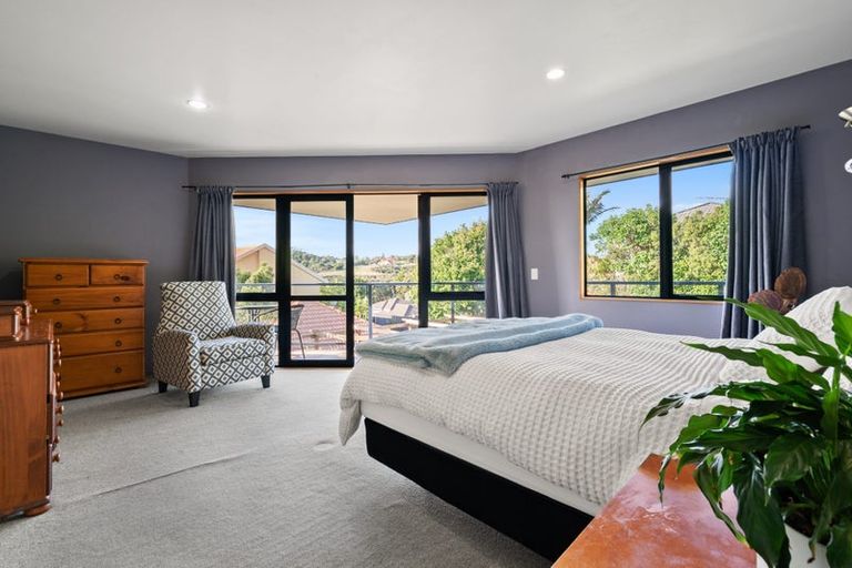 Photo of property in 81 Mt Lebanon Crescent, The Gardens, Auckland, 2105