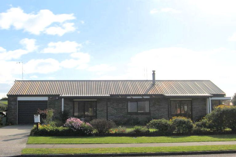 Photo of property in 16 Kane Road, Papamoa Beach, Papamoa, 3118