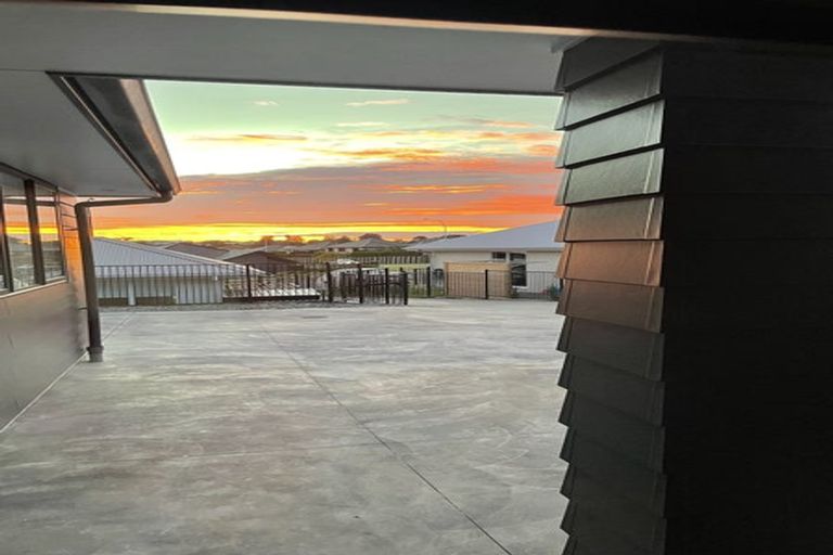 Photo of property in 5 Nottingham Road, Omokoroa, 3114