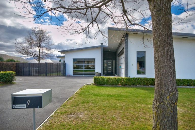 Photo of property in 9 Haddow's Place, Lake Hayes, Queenstown, 9304