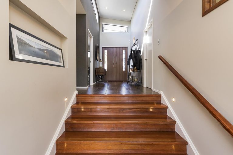 Photo of property in 51 Ruapehu Drive, Fitzherbert, Palmerston North, 4410