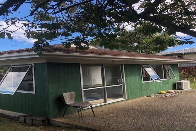 Photo of property in 1/59 Archibald Road, Kelston, Auckland, 0602