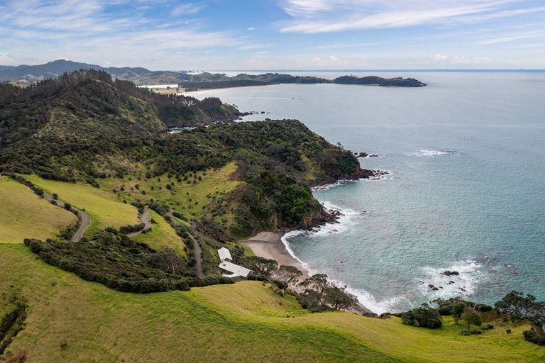 Photo of property in 350 Mcauslin Road, Whananaki, Hikurangi, 0181