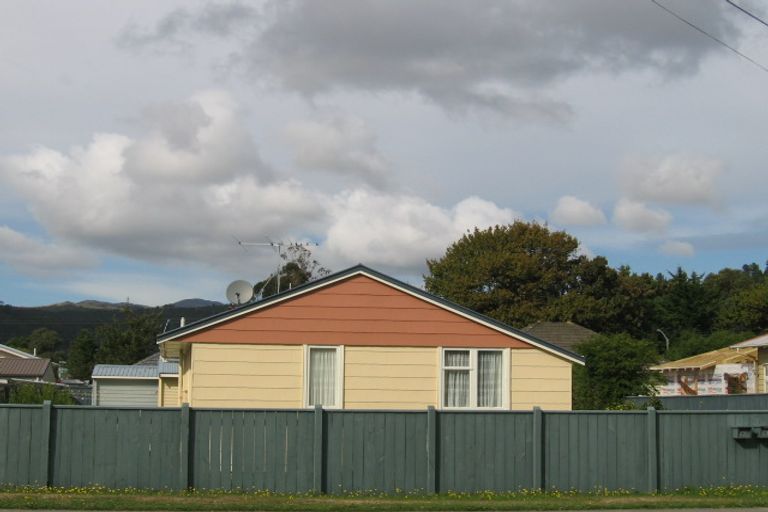 Photo of property in 30 Palmer Crescent, Silverstream, Upper Hutt, 5019