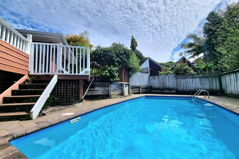 Photo of property in 15 Penguin Drive, Murrays Bay, Auckland, 0630