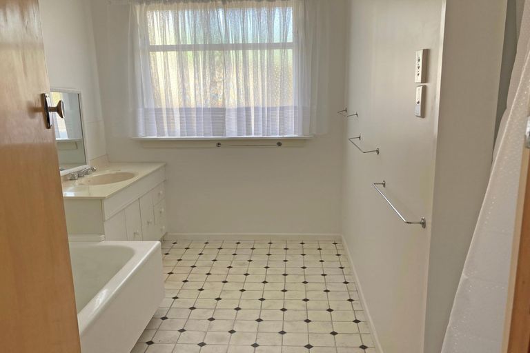 Photo of property in 17 Glendale Crescent, Holmes Hill, Oamaru, 9401