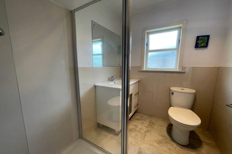 Photo of property in 28 Landon Avenue, Mangere East, Auckland, 2024