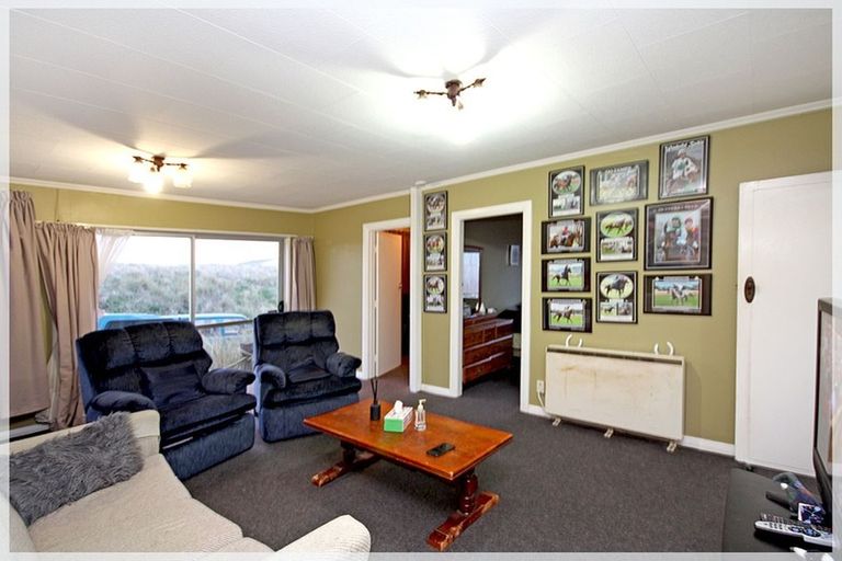 Photo of property in 3 Marine Parade North, Foxton Beach, Foxton, 4815