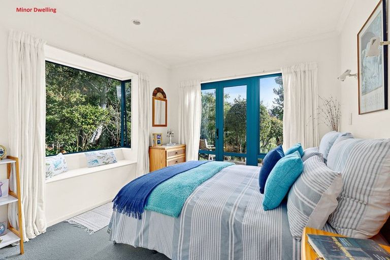 Photo of property in 660 Waitakere Road, Kumeu, 0891