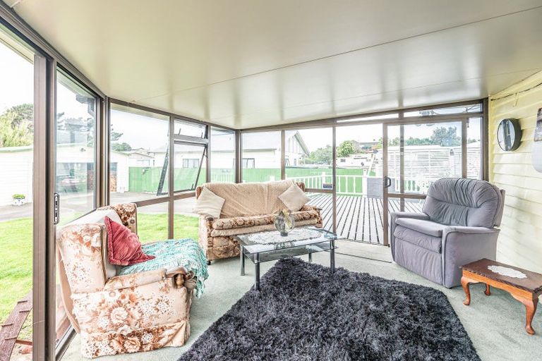 Photo of property in 76 Cornfoot Street, Castlecliff, Whanganui, 4501