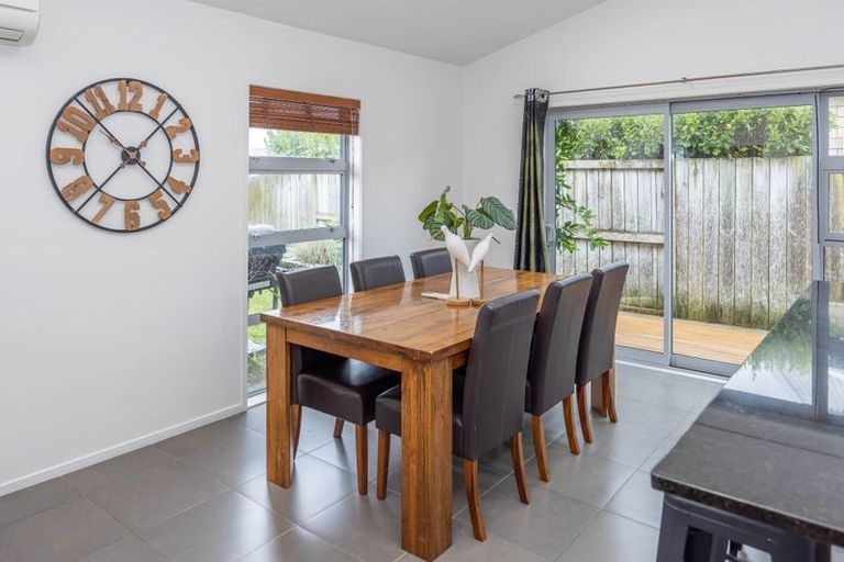 Photo of property in 33 Chadwick Place, Rototuna North, Hamilton, 3210