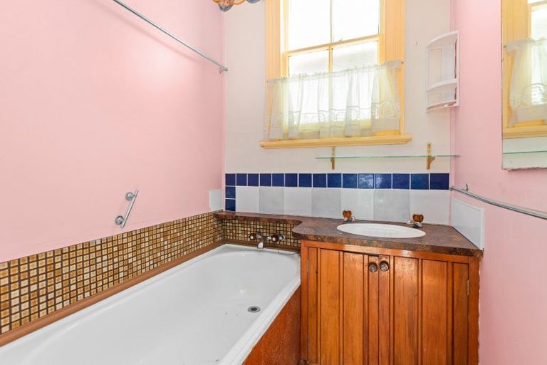 Photo of property in 143 Wellesley Road, Napier South, Napier, 4110