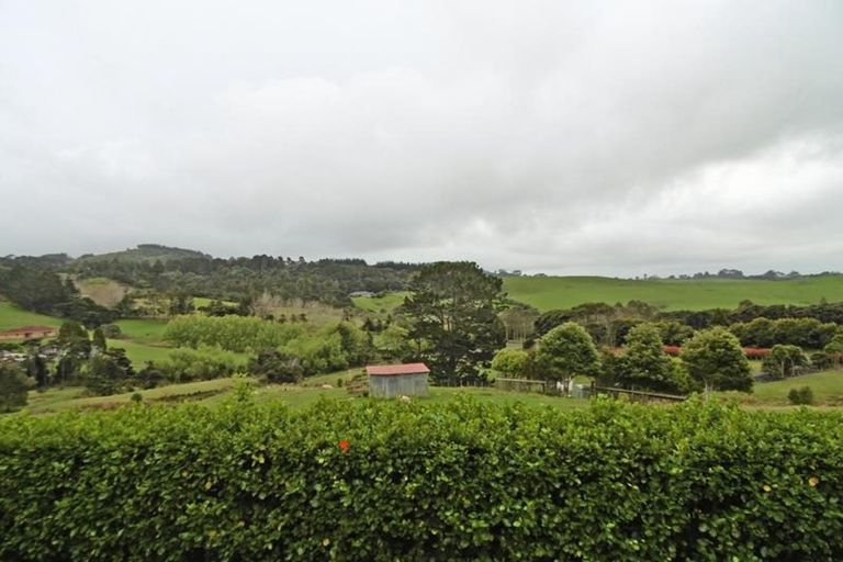 Photo of property in 59 Arrowsmith Road, Waitakere, Henderson, 0782