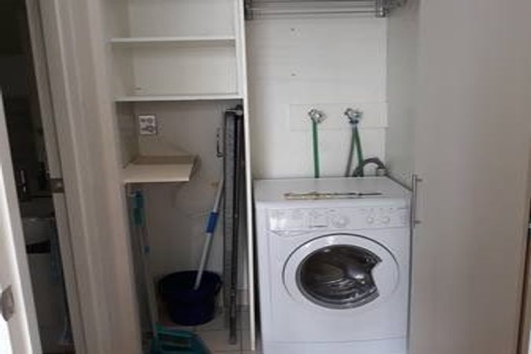 Photo of property in Sanctum Apartment, 10 Ebor Street, Te Aro, Wellington, 6011