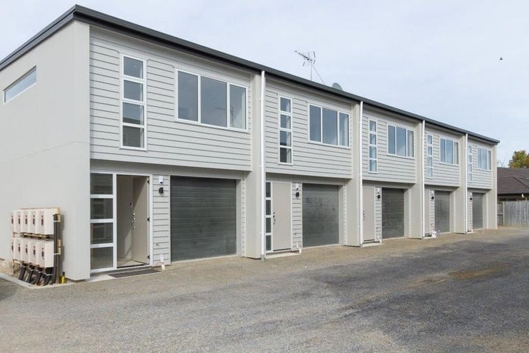 Photo of property in 2/23 Beatty Street, Melville, Hamilton, 3206