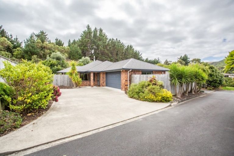 Photo of property in 25 Cascade Way, Paraparaumu, 5032