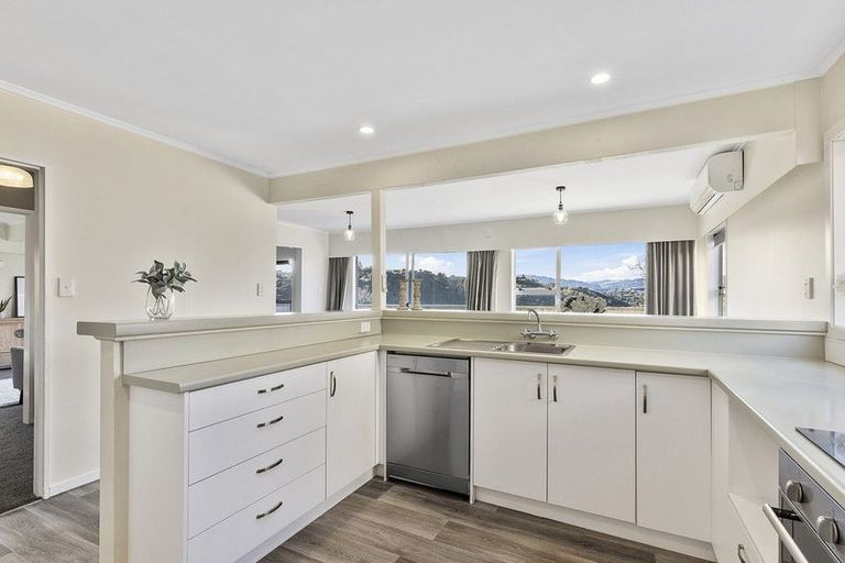 Photo of property in 9 Keel Place, Whitby, Porirua, 5024