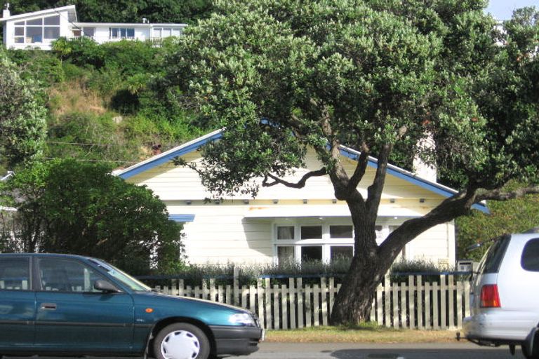 Photo of property in 352 The Parade, Island Bay, Wellington, 6023
