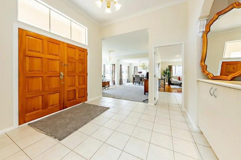 Photo of property in 14 Glencullen Place, Dannemora, Auckland, 2016