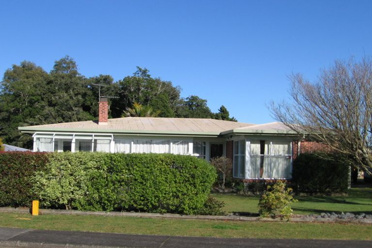 Photo of property in 24 Alma Crescent, Papakura, 2110