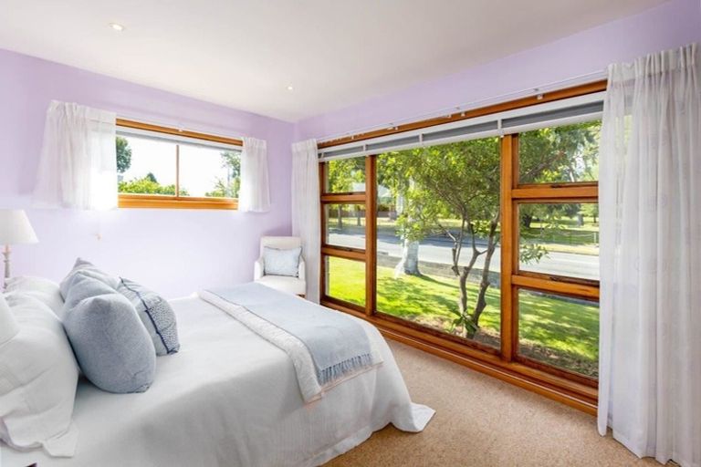 Photo of property in 11 Woodbury Street, Avonhead, Christchurch, 8042