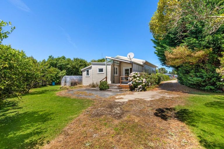 Photo of property in 10 Hussey Street, Waverley, 4510