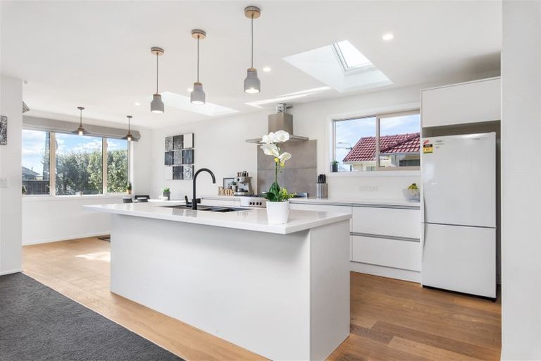 Photo of property in 40 Farquhars Road, Redwood, Christchurch, 8051