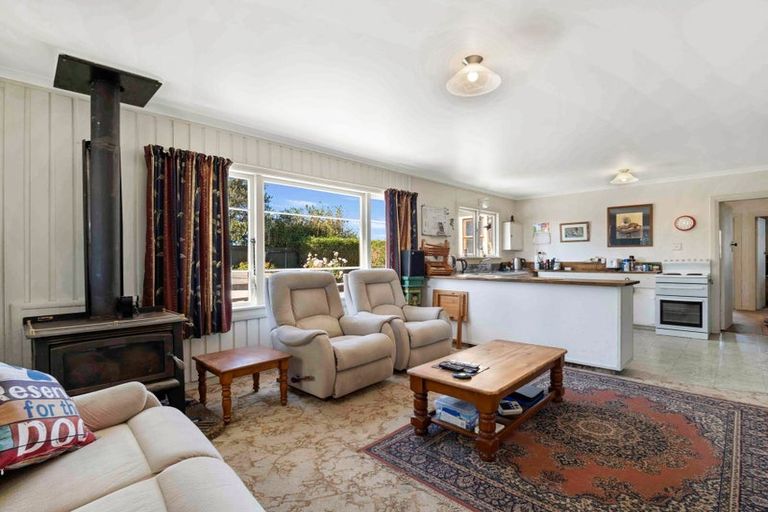Photo of property in 2828 State Highway 1, Sanson, Palmerston North, 4479