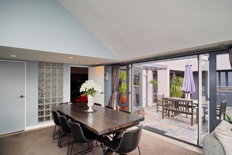 Photo of property in 84 Glenstrae Road, Redcliffs, Christchurch, 8081