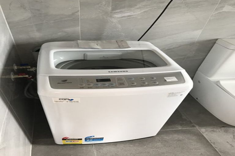 Photo of property in 38 Rathmullen Place, Pinehill, Auckland, 0632