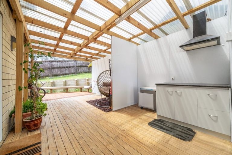 Photo of property in 51 Mt Lebanon Crescent, The Gardens, Auckland, 2105