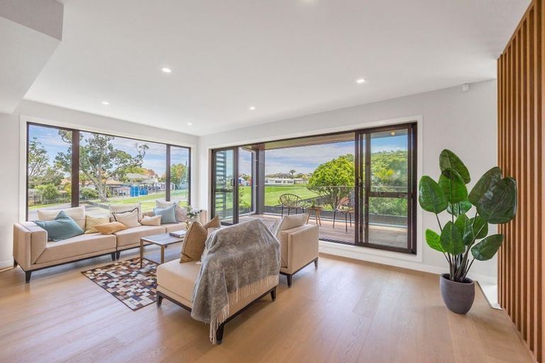 Photo of property in 4/20 Williamson Avenue, Belmont, Auckland, 0622