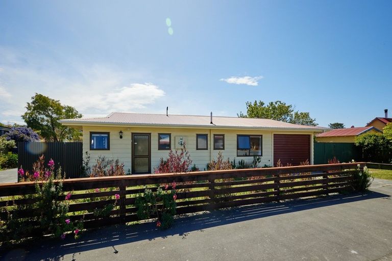 Photo of property in 16 Yarmouth Street, Kaikoura, 7300