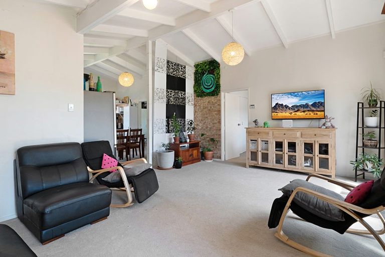 Photo of property in 53a Sheridan Drive, New Lynn, Auckland, 0600