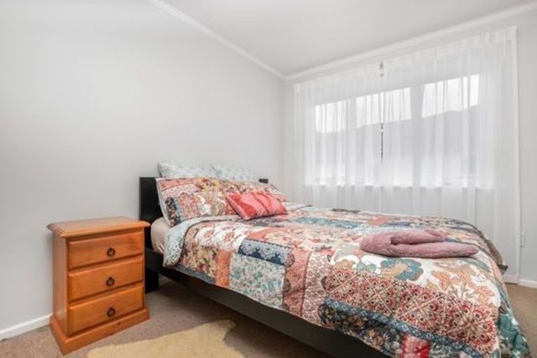 Photo of property in 31 Village Way, Ardmore, Papakura, 2582