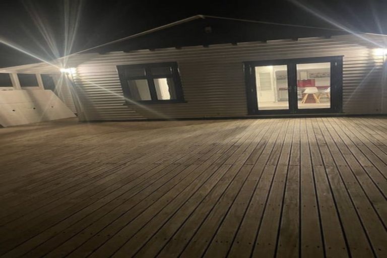 Photo of property in 55 Hungerford Road, Houghton Bay, Wellington, 6023