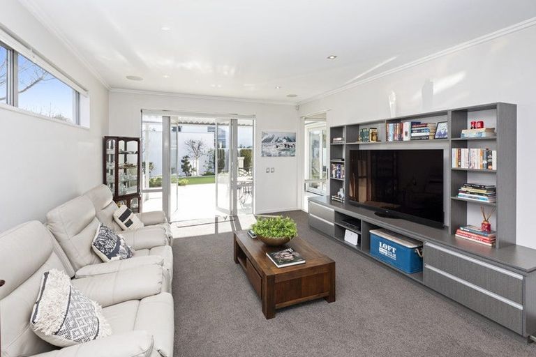 Photo of property in 11 Roa Road, Fendalton, Christchurch, 8041