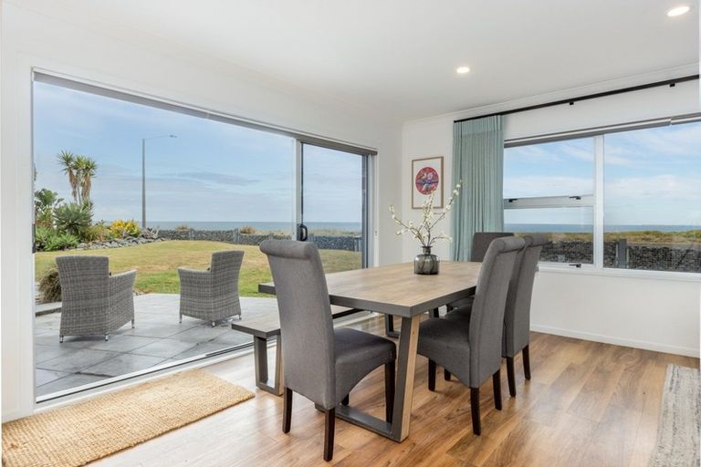 Photo of property in 60 Le Quesne Road, Bay View, Napier, 4104